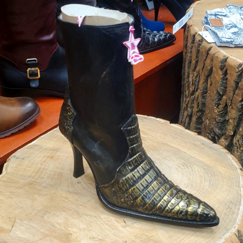Brand New Los Altos Womans Boots